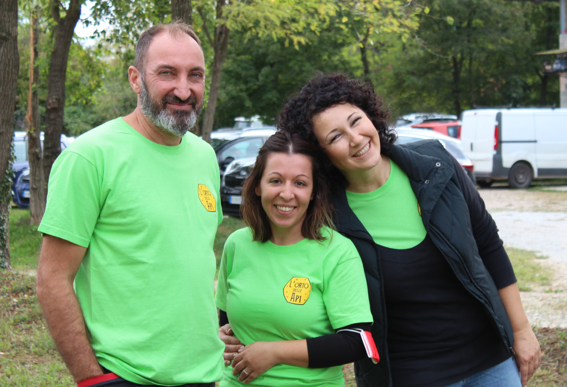 Flavio Olerni e il team de L'Orto delle Api in fattoria